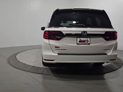 Used 2024 Honda Odyssey Sport image 4