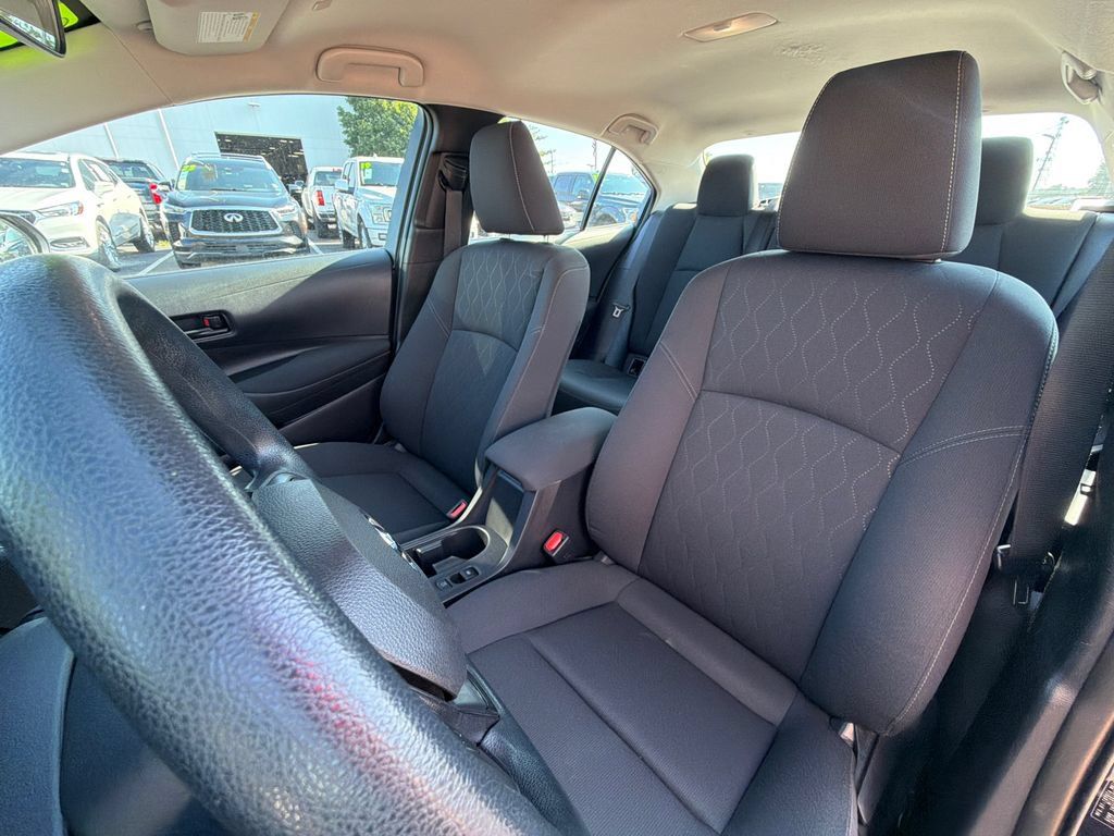 Used 2024 Toyota Corolla LE FWD image 38