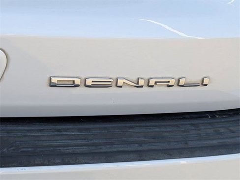 Used 2022 GMC Yukon Denali image 8