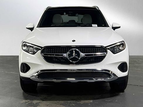 Used 2025 Mercedes-Benz GLC 300 4MATIC image 8