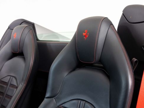 Used 2022 Ferrari F8 Tributo RWD image 32