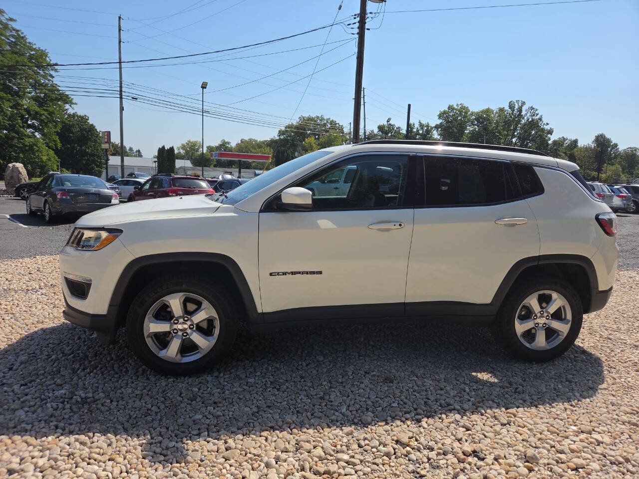 Used 2018 Jeep Compass Latitude w/ Popular Equipment Group AWD/4WD image 3