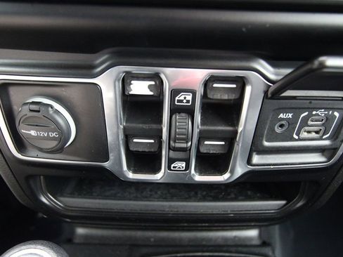 Used 2022 Jeep Gladiator Sport AWD/4WD image 25