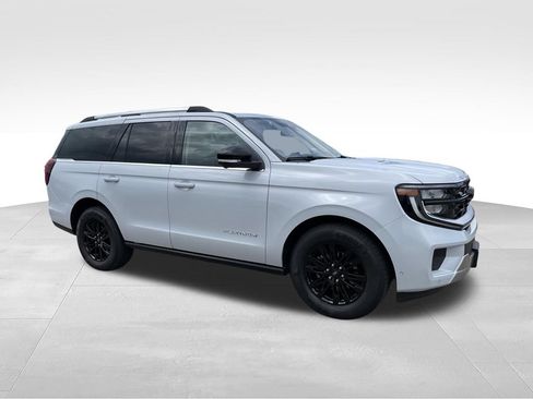 Used 2025 Ford Expedition Platinum AWD/4WD image 2