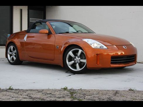 Used 2006 Nissan 350Z Touring RWD image 1