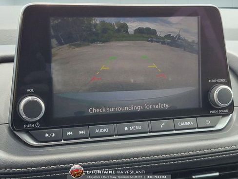 Used 2025 Nissan Rogue SV FWD image 24
