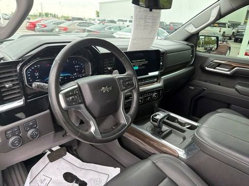 Used 2024 Chevrolet Silverado 1500 LT Trail Boss w/ Convenience Package II AWD/4WD image 16