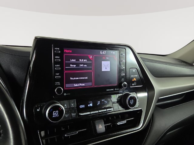 Used 2022 Toyota Highlander XLE AWD/4WD image 18