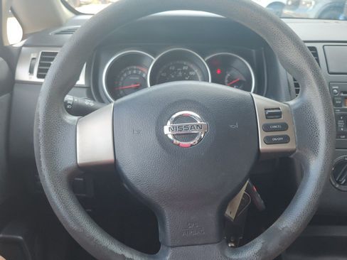 Used 2011 Nissan Versa 1.8 S w/ Plus Pkg FWD image 21