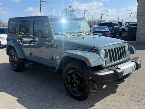Used 2015 Jeep Wrangler Unlimited Sahara w/ Dual Top Group image 3