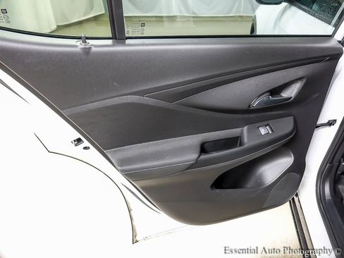 Used 2025 Buick Envista Sport Touring image 18