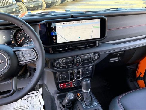 Certified 2025 Jeep Wrangler Unlimited Rubicon image 6