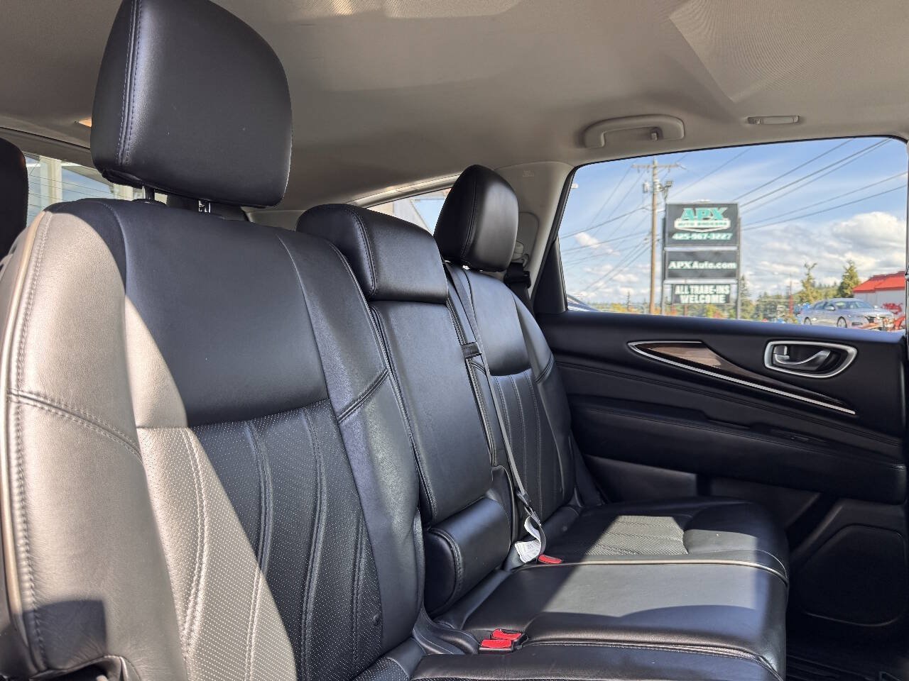 Used 2013 INFINITI JX35 AWD w/ Premium Pkg image 18