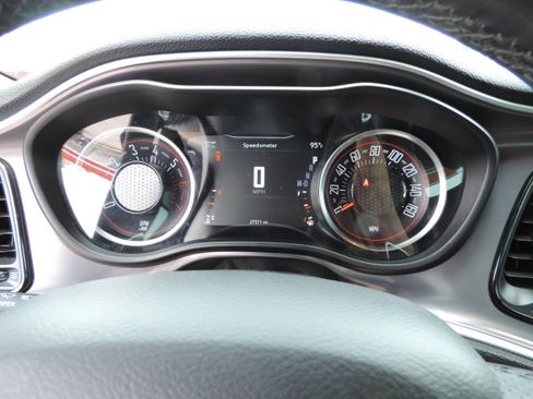 Used 2021 Dodge Challenger R/T image 9