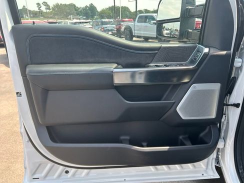 New 2025 Ford F250 Platinum w/ FX4 Off-Road Package image 26