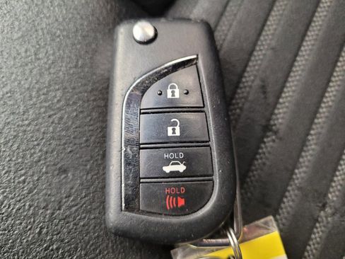 Used 2018 Toyota Camry SE w/ Protection Package (Q2) FWD image 32