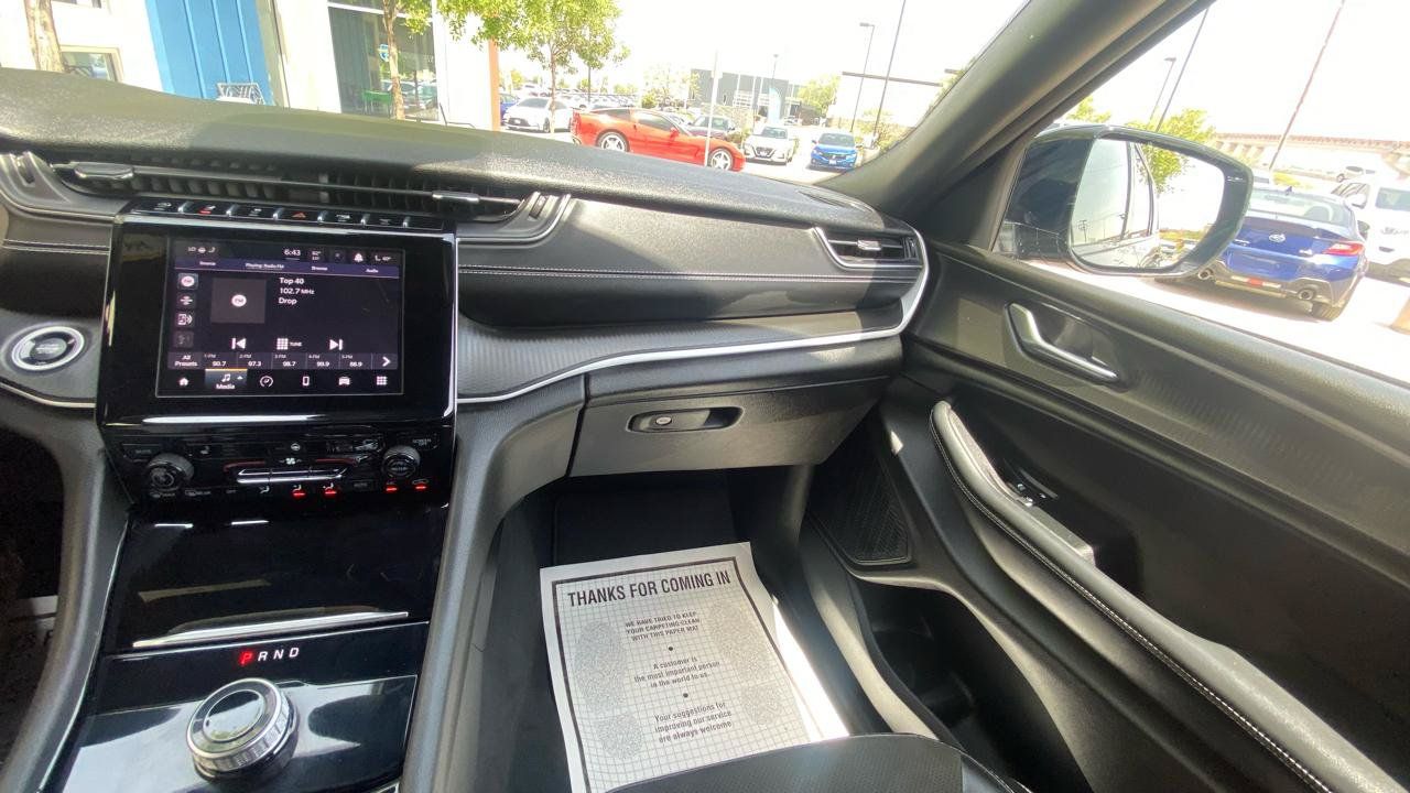Used 2023 Jeep Grand Cherokee L Laredo AWD/4WD image 18