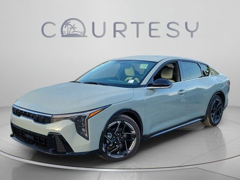 New 2026 Kia K4 GT-Line FWD image 1