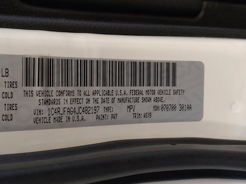 Used 2018 Jeep Grand Cherokee Laredo image 33