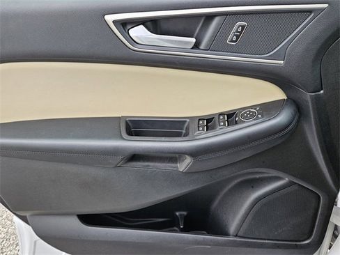 Used 2022 Ford Edge SEL image 27