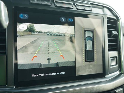 Used 2023 Ford F250 Lariat w/ Sport Appearance Package AWD/4WD image 12