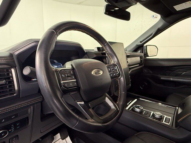 Used 2024 Ford Expedition Platinum AWD/4WD image 13