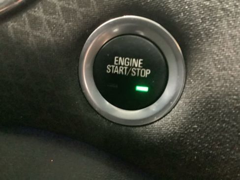 Used 2017 Chevrolet Malibu LT image 20