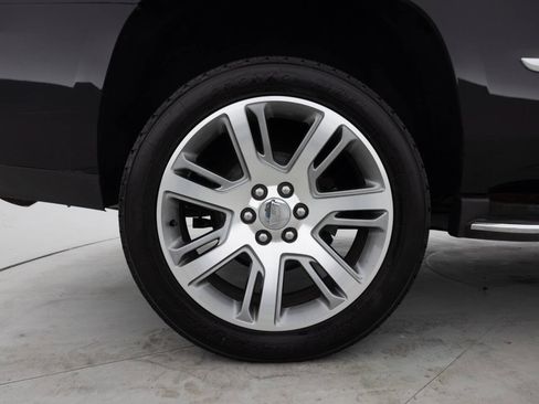 Used 2016 Cadillac Escalade Luxury AWD/4WD image 19