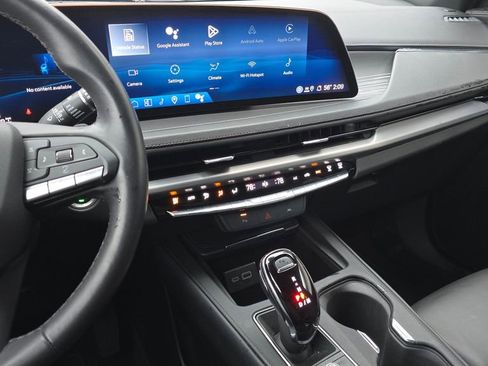 Used 2025 Cadillac XT4 Premium Luxury image 29