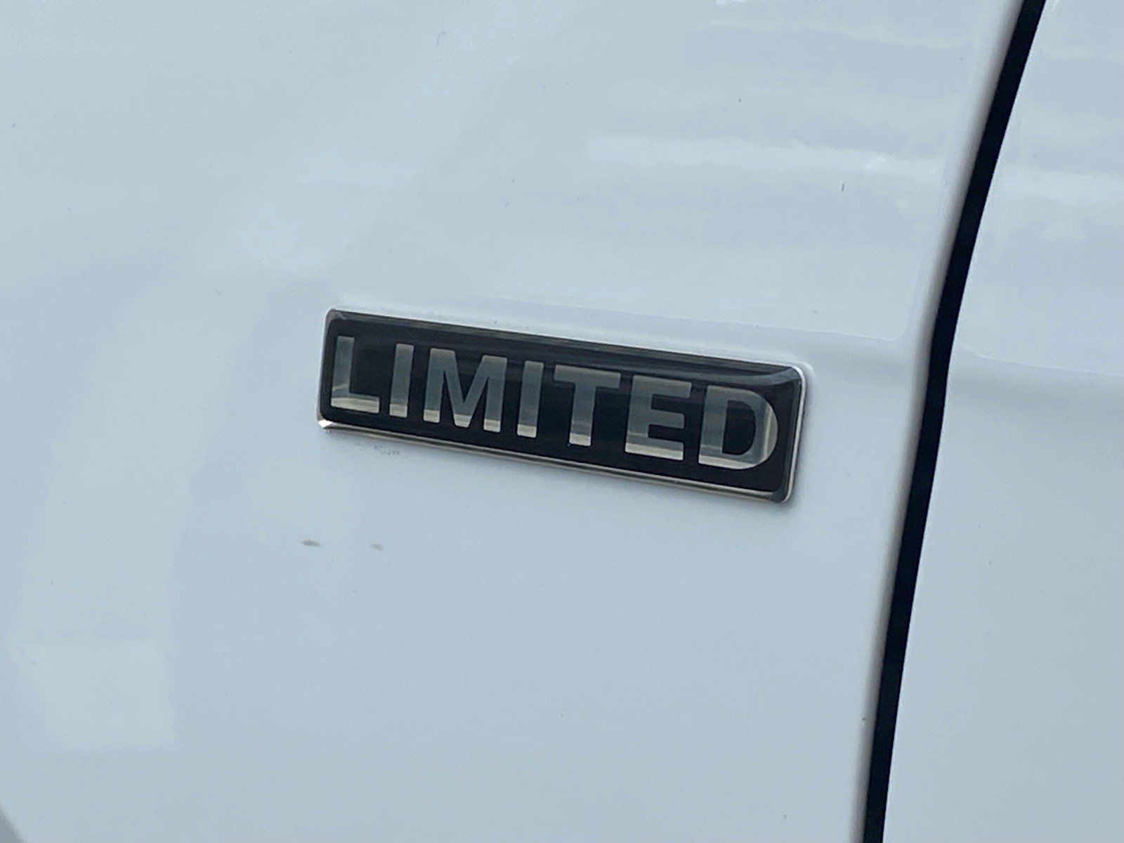 Used 2022 Volkswagen Passat 2.0T FWD image 4
