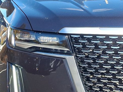 Used 2023 Cadillac Escalade ESV Premium Luxury image 10