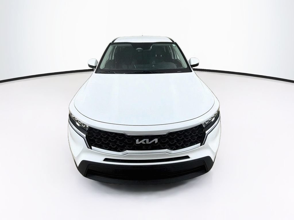Certified 2023 Kia Sorento LX FWD image 2