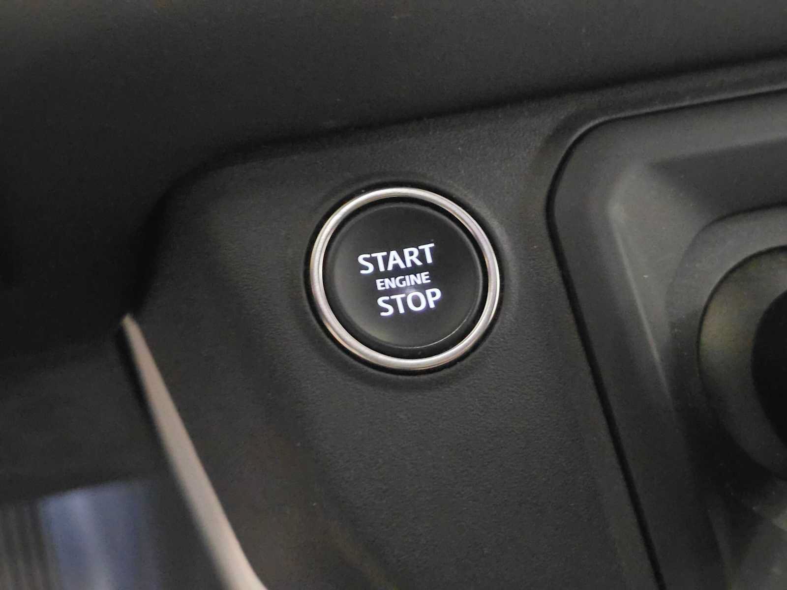 Used 2025 Land Rover Defender 110 S AWD/4WD image 34