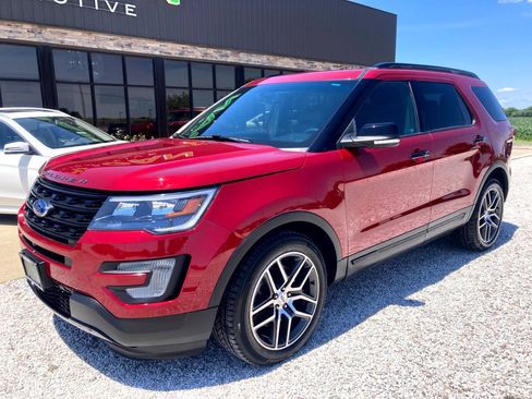 Used 2017 Ford Explorer Sport w/ Equipment Group 401A AWD/4WD image 2