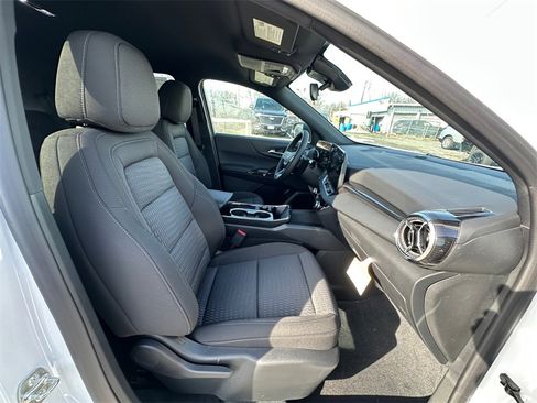 New 2026 Chevrolet Equinox LT image 25