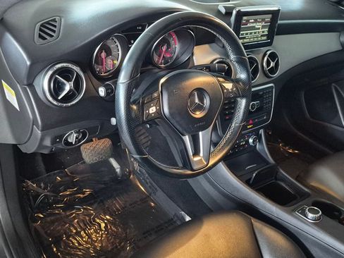 Used 2014 Mercedes-Benz CLA 250 image 10