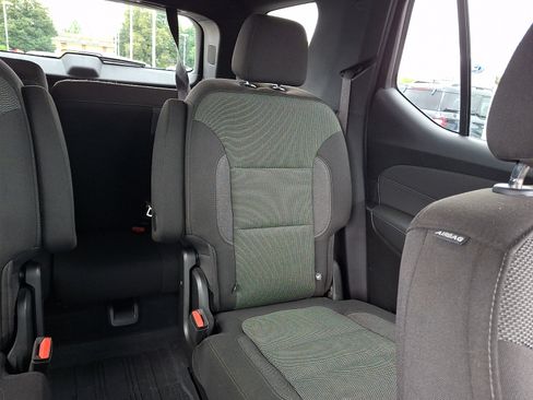 Used 2023 Chevrolet Traverse LT FWD image 20