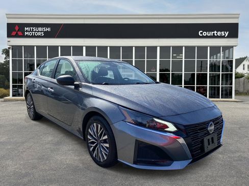 Used 2024 Nissan Altima 2.5 SV image 7