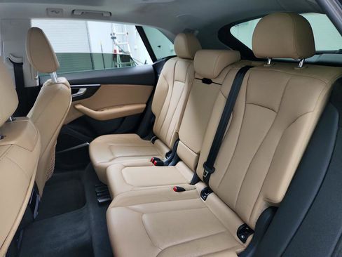 Used 2019 Audi Q8 Premium Plus w/ Premium Plus image 24