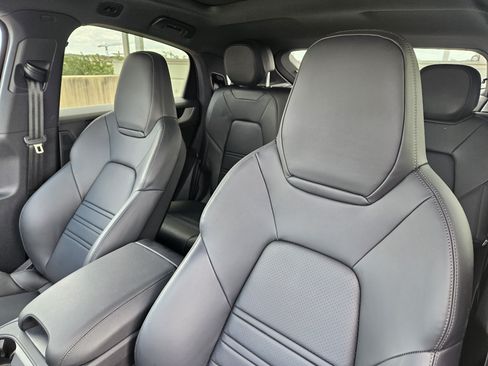 Certified 2026 Porsche Cayenne Coupe AWD/4WD image 6