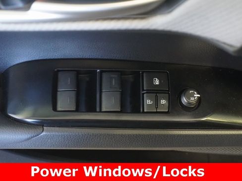 Used 2025 Toyota Camry SE w/ Convenience Package image 5