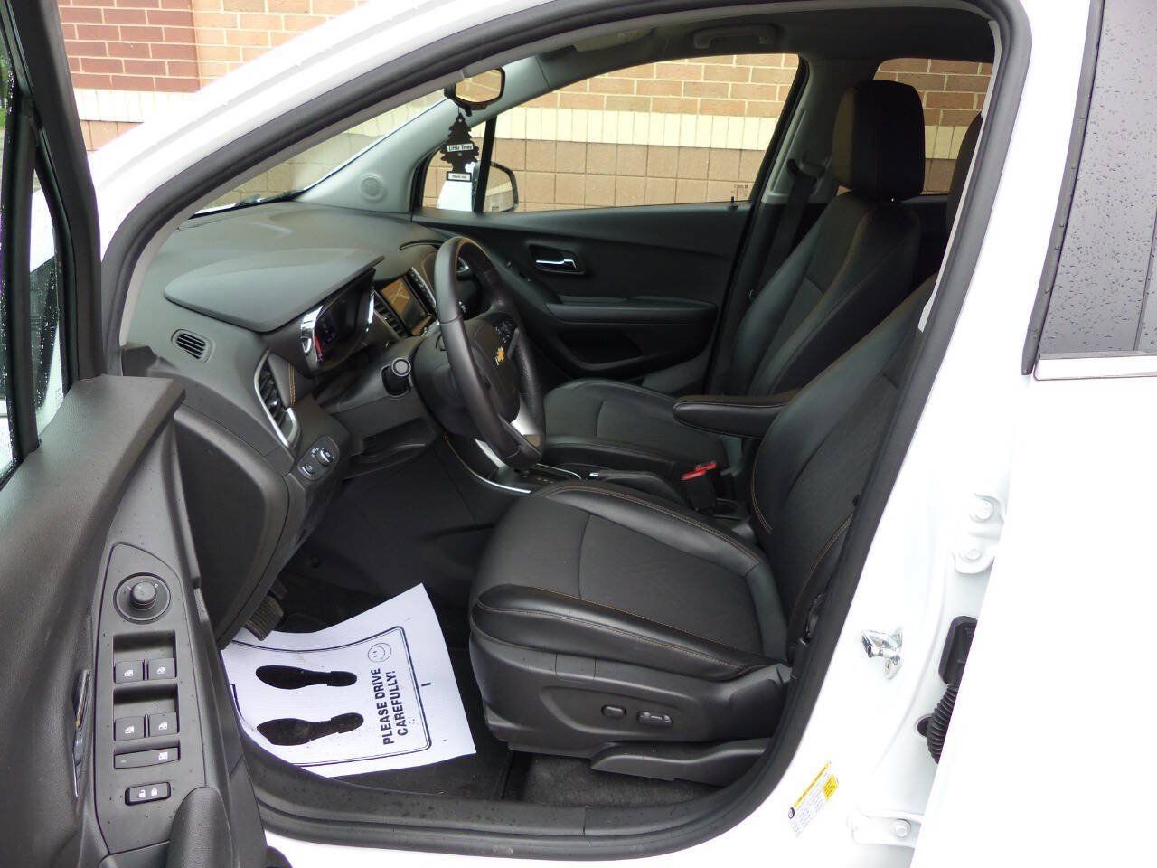 Used 2019 Chevrolet Trax LT w/ LT Convenience Package FWD image 19