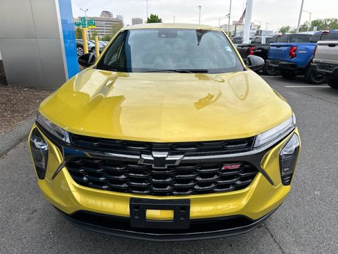 Used 2025 Chevrolet Trax RS FWD image 26