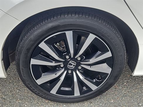 Used 2023 Honda Civic EX image 9