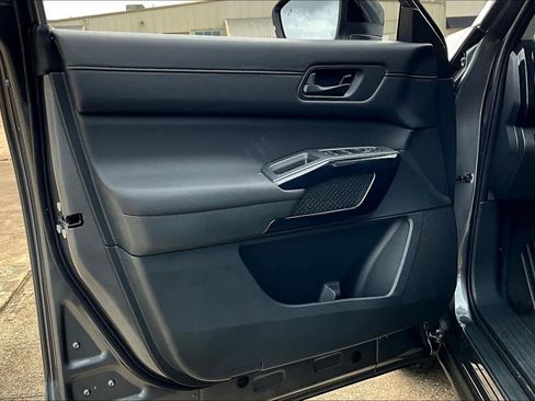 New 2026 Nissan Pathfinder SV w/ SV Premium Package image 16