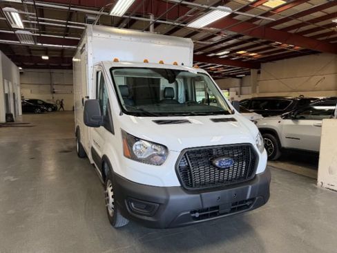 Used 2022 Ford Transit 350 DRW RWD image 5