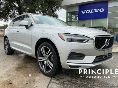 Used 2018 Volvo XC60 T5 Momentum w/ Convenience Package