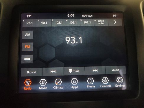 Used 2021 Jeep Cherokee Latitude Lux 80th Anniv w/ Quick Order Package 26U 80TH FWD image 25