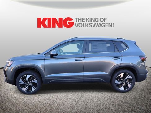 New 2026 Volkswagen Taos SE image 6
