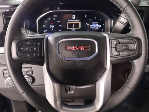 Used 2025 GMC Sierra 1500 Elevation image 3